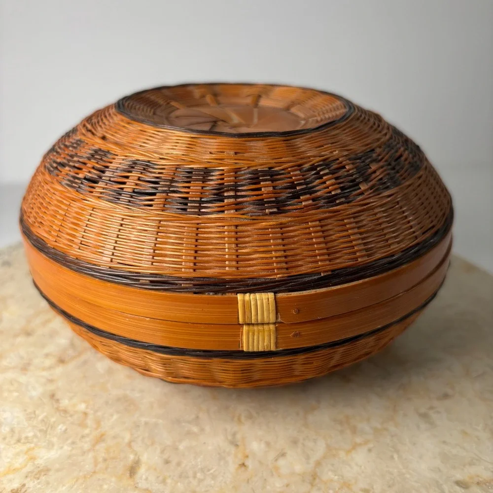 2 Vintage Hand Woven Nesting Baskets Brown Woven Boho Circular Stackable